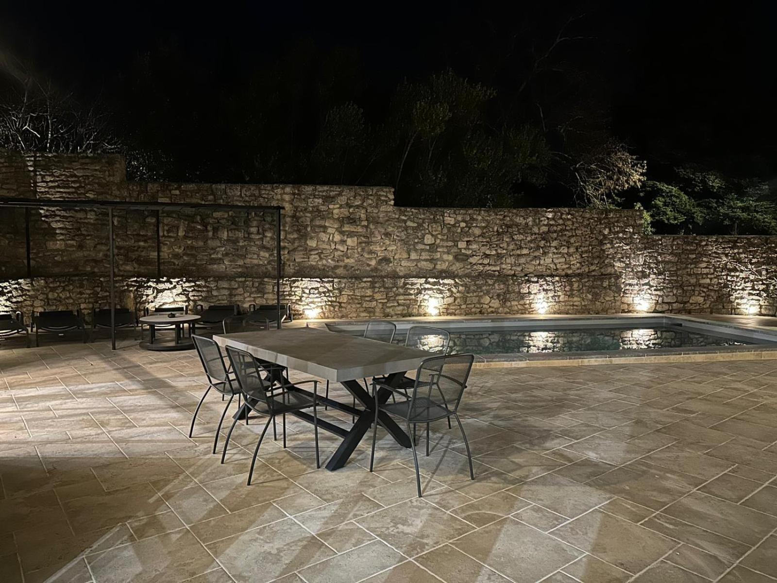 Appartement Avec Piscine Privee Dans Residence Pour 6 Personnes Uzes Exterior photo